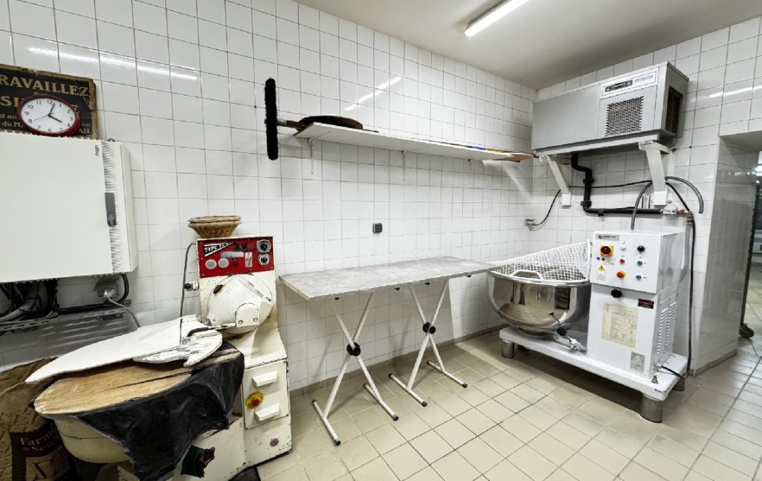 AGENCE IMMOBILIERE LANGONAISE : Local / Bureau | LE MONASTIER-SUR-GAZEILLE (43150) | 100 m2 | 66 000 € 