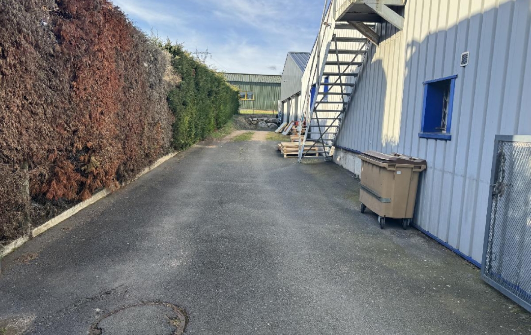 AGENCE IMMOBILIERE LANGONAISE : Local / Bureau | SAINT-GERMAIN-LAPRADE (43700) | 570 m2 | 718 000 € 